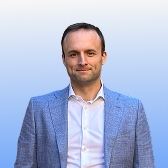 Mike Kimpel, Financeable founder, in a blue blazer