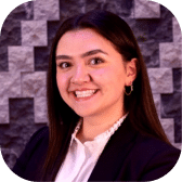 Headshot of Phoebe V., Financeable student