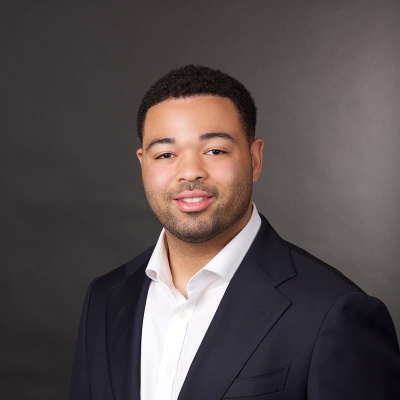 Headshot of Erick J., Financeable student